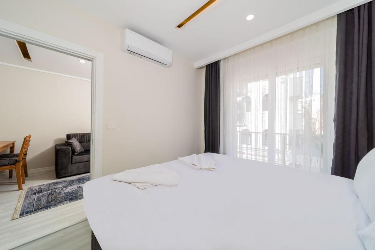 Lovely With Central Location Walking Distance To Beach In Muratpasa, Daire